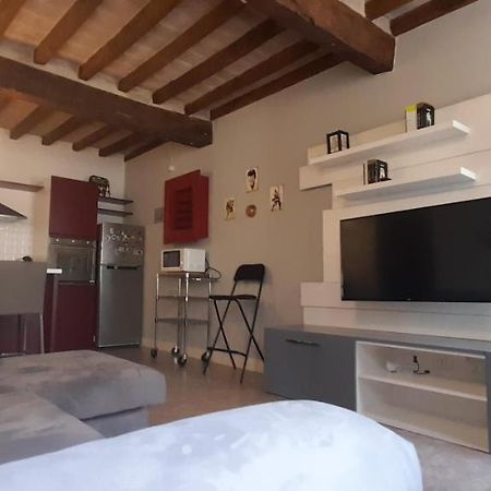 Claude Cozy Corner-Apartment Парма Екстериор снимка