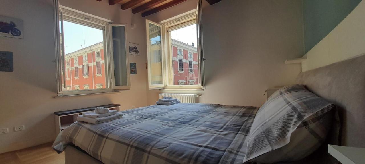 Claude Cozy Corner-Apartment Парма Екстериор снимка